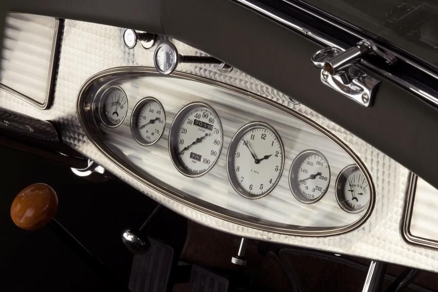  Chrysler CL Imperial Convertible Roadster by LeBaron 1932 года  (фото 22 из 26)
